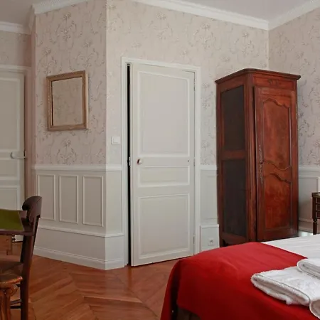 Alojamento de Acomodação e Pequeno-almoço Les De Mathilde 4*
