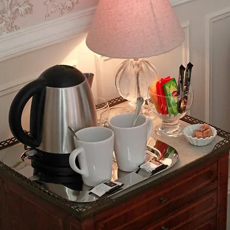 לינה וארוחת בוקר Les De Mathilde 3*