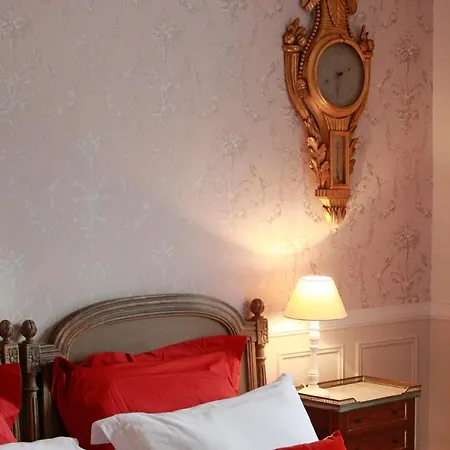 לינה וארוחת בוקר Les De Mathilde 3*