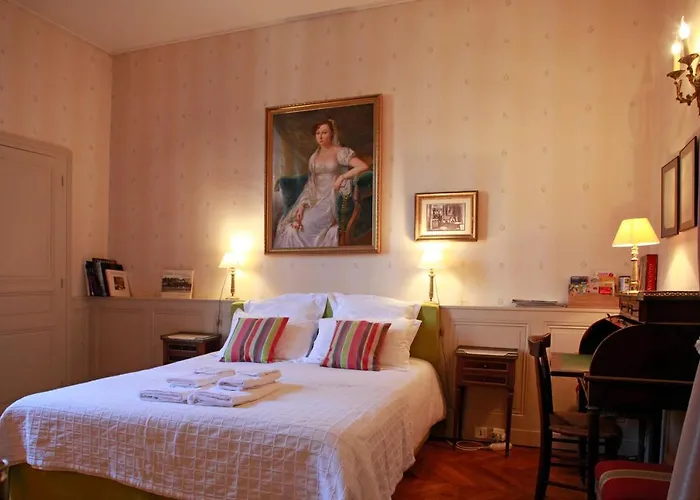 فندق مبيت وإفطار Les De Mathilde 4*